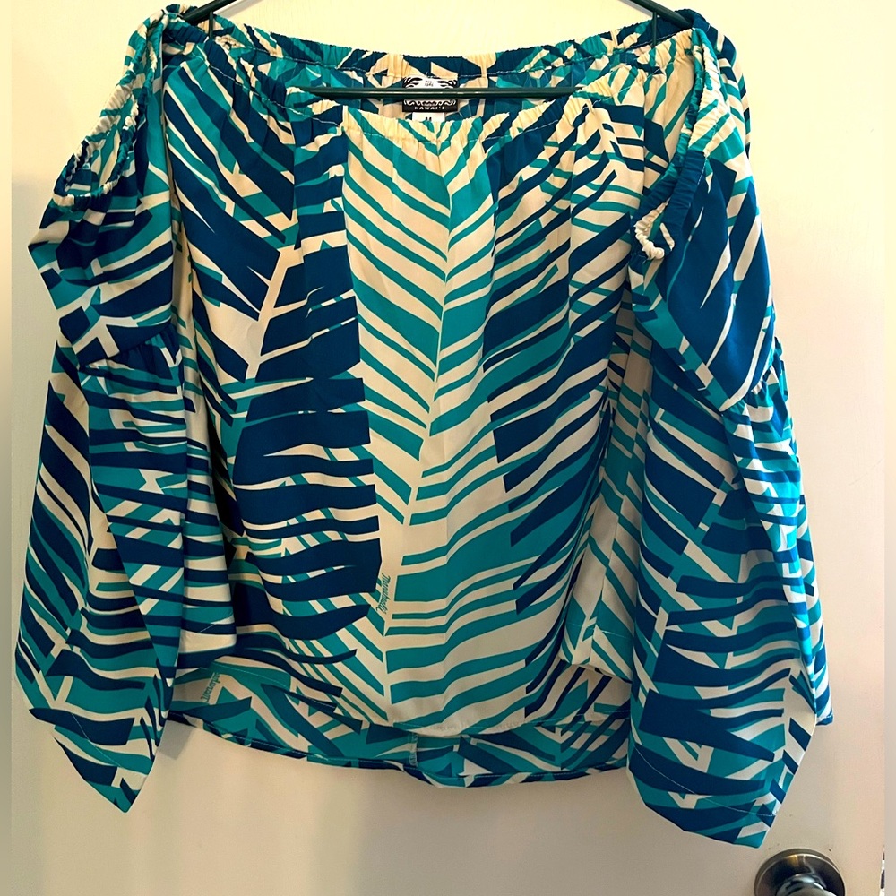 One of Hawaii Top brand off the shoulder beautiful top. Size M (feels larger)